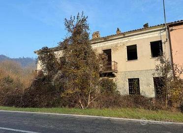 Immobile in asta di 773 m² con 4 locali a Muriseng