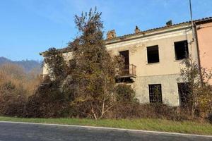 Immobile in asta di 773 m² con 4 locali a Muriseng
