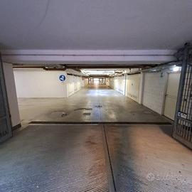 Box / Garage di 12 m² a Bologna