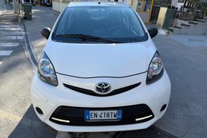 TOYOTA AYGO 1.0 NEOPATENTATI