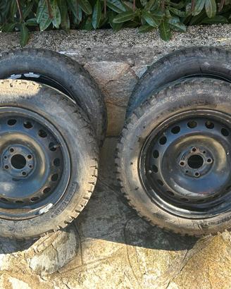 Cerchi da 15" e gomme tassellate per panda 4x4