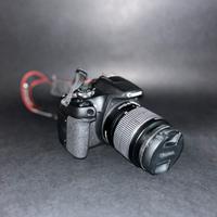 CANON 2000D