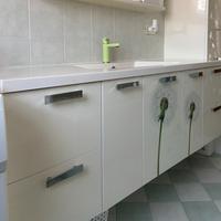 Mobile bagno sospeso