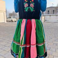 VESTITO TRADIZIONALE SLAVO