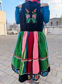 VESTITO TRADIZIONALE SLAVO