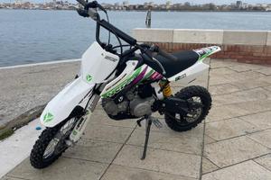 YCF 125