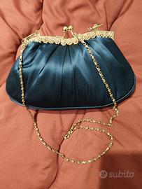 pochette raso blu Luisa spagnoli con gioielli