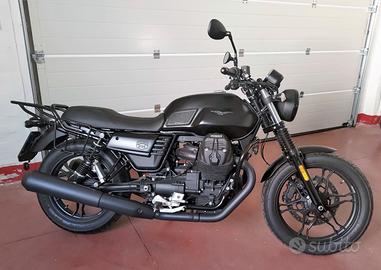 Moto Guzzi V7III Stone ABS