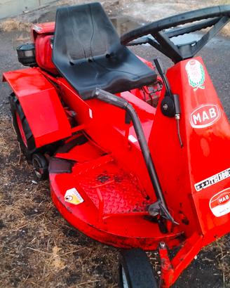 trattorino trincia erba 