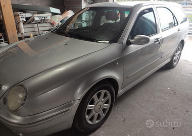 Lancia Lybra