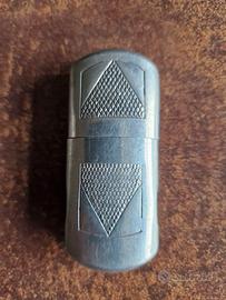 Accendino vintage in lega leggera