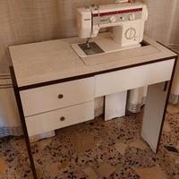 Macchina da cucire Brother con mobile