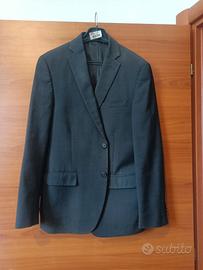 Completo elegante uomo giacca e pantaloni