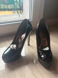 Scarpe décolleté con tacco alto e plateau