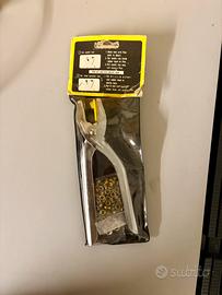 Pinza occhiellatrice