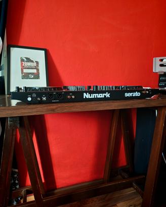 NUMARK NS4FX