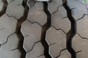 2 Gomme seminuove 215-14 C Fulda