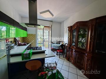 TRILOCALE 2 PIANO CON BALCONE