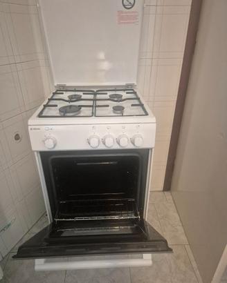 REGAL 4 FUOCHI CON FORNO A GAS