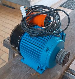 Motore asincrono monofase 220V  50Hz  3HP