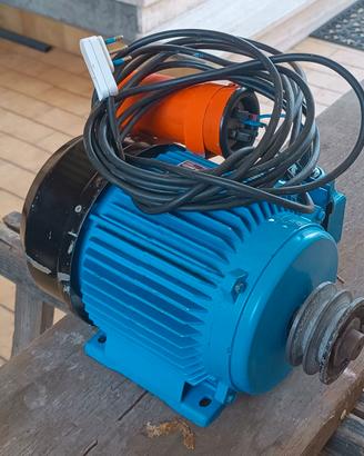 Motore asincrono monofase 220V  50Hz  3HP