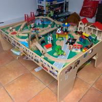 Tavolo + pista treno in legno