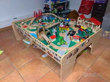 Tavolo + pista treno in legno