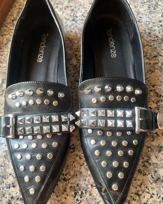Mocassino borchiato