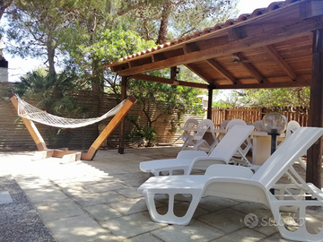 Villa a torre lapillo vicino al mare