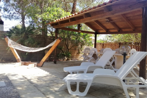 Villa a torre lapillo vicino al mare