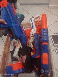una cesta di Nerf 