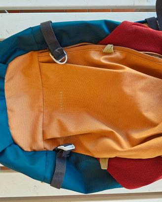 Zaino rosso verde senape Decathlon Quechua