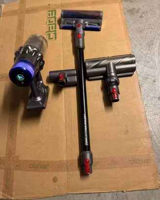 Dyson V11