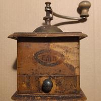 antico macinino da caffè 