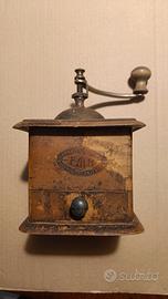 antico macinino da caffè 