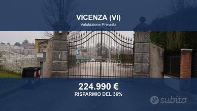 Immobile in asta di 255 m² con più di 5 locali e b
