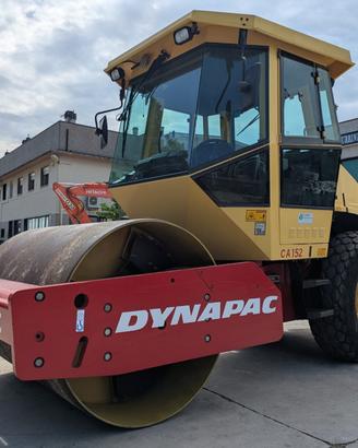 Rullo compressore ferro gomma DYNAPAC tipo CA152D,