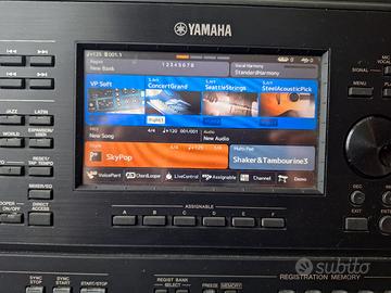 YAMAHA PSR SX900 perfettta