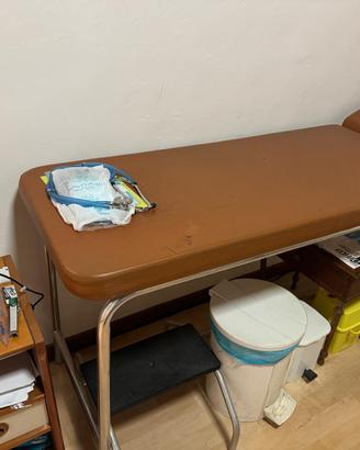 Lettino studio medico, con portarotolo e sgabello