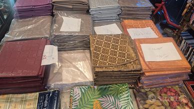 Tovaglie da tavola in stok