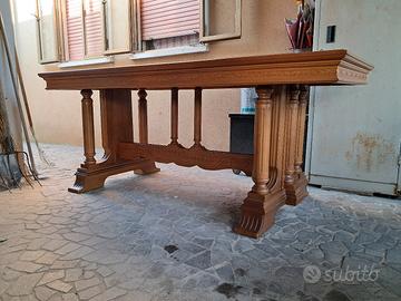 Tavolo in legno massello