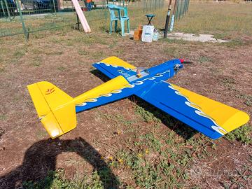 Aeromodello con motore a scoppio 