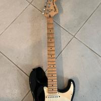 Stratocaster Squier + Amplificatore e custodia