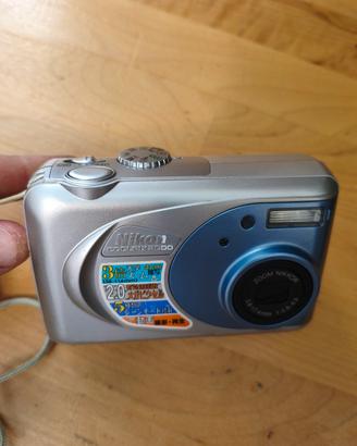  Nikon Coolpix 2000
