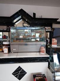 Vetrina per cornetti e vetrina per semifreddi