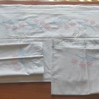 Lenzuolo matr. + 2 federe ricamo rosa giallo azzur