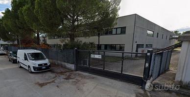 Capannone Piazza 4 Novembre CAMERANO