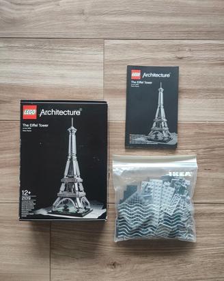 Lego 21019 the Eiffel Tower aperta