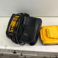 Batteria e carica batteria dewalt