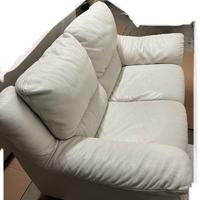 Divano in pelle bianca